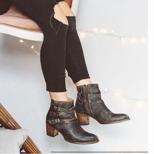 Bed Stu Octane Cobbler Series Buckle Boot Grey Black Distressed Leather Size 6